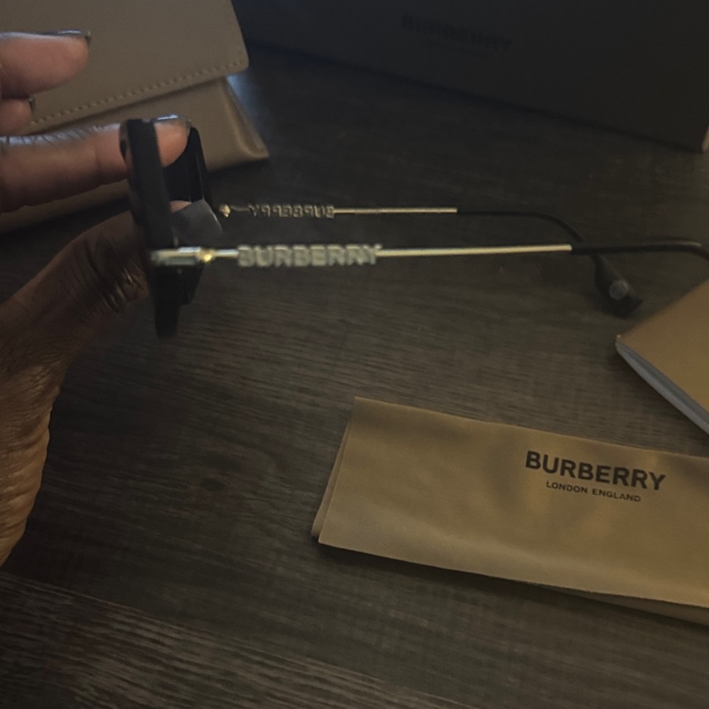 Burberry (Authentic) Black Irregular Sunglasses with Tan Case - Picture 5 of 8